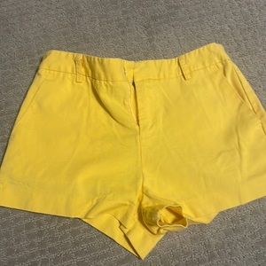 A yellow shorts 🌻